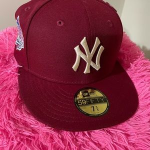 Pink bottom fitted hat “Red Velvet”